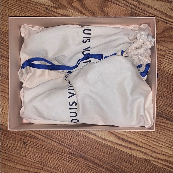 Louis Vuitton sneakers - Picture 2 of 8